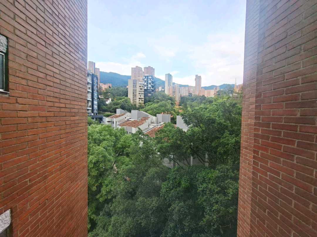 Apartamento en arriendo Poblado inferior AGC11