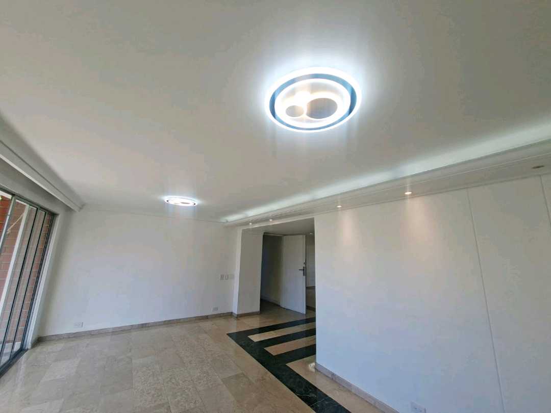 Apartamento en arriendo Poblado Los Parra