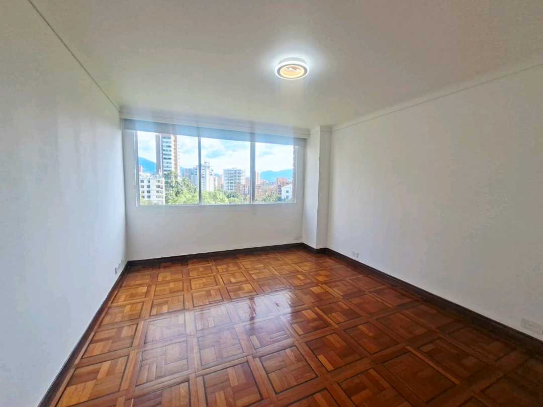 Apartamento en arriendo Poblado Los Parra