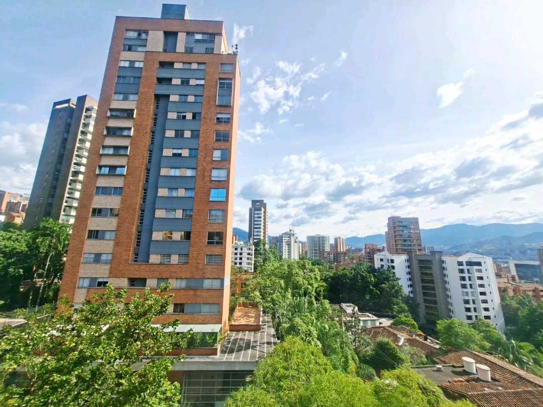 Apartamento en arriendo Poblado Los Parra