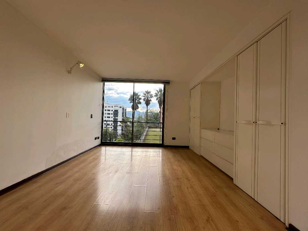 Apartamento en arriendo Poblado Superior cerca Hotel Versus LV