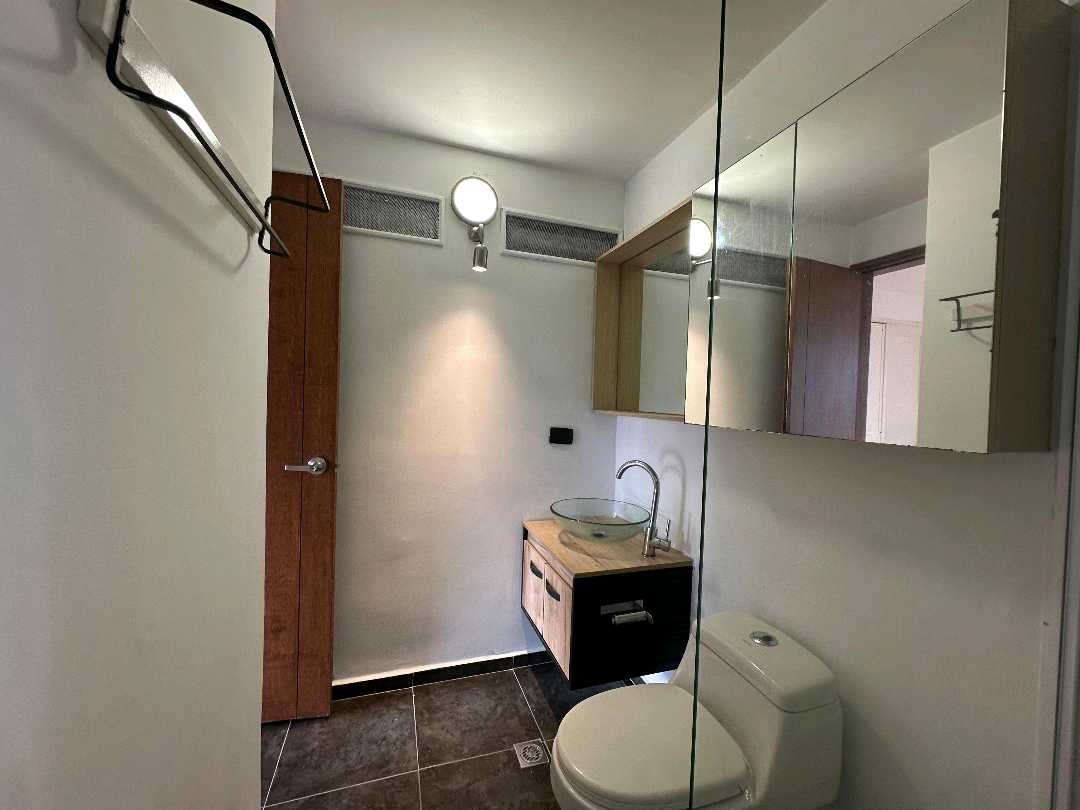 Apartamento en arriendo Poblado Superior cerca Hotel Versus LV