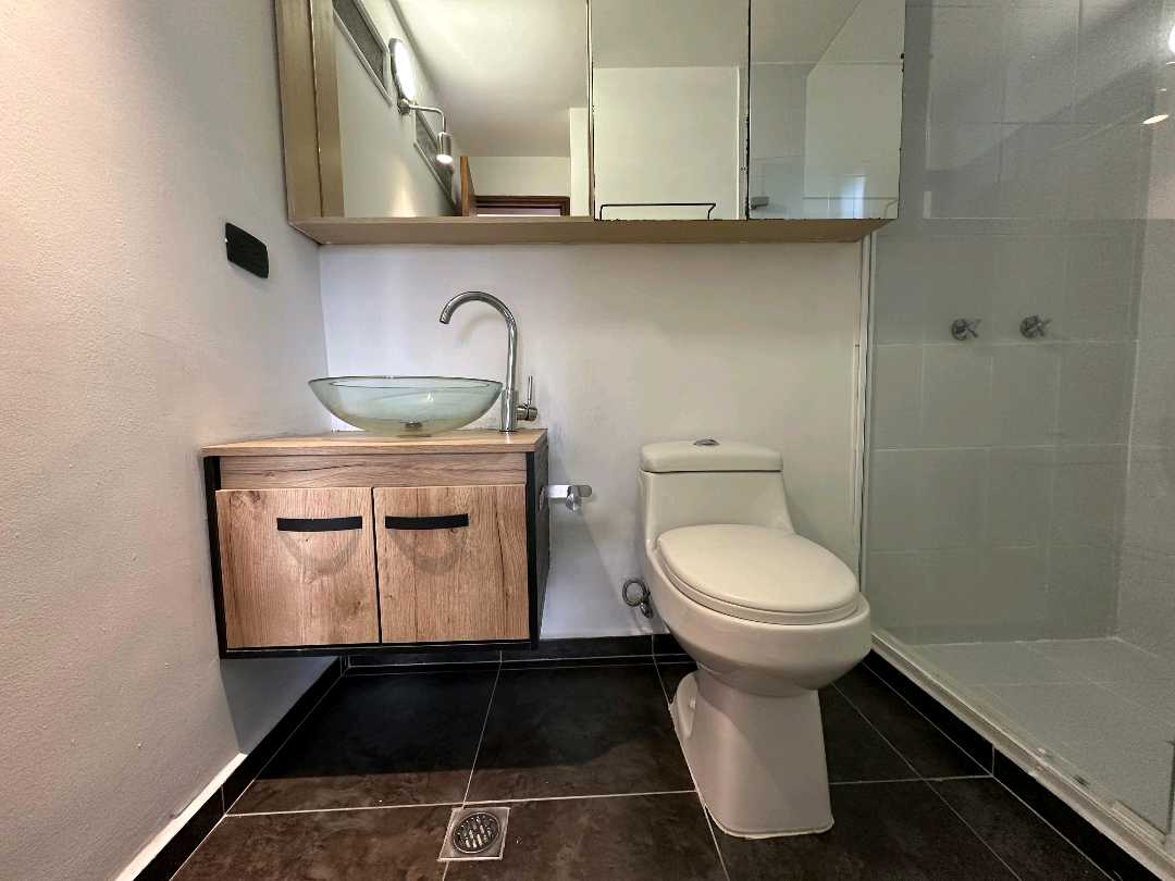 Apartamento en arriendo Poblado Superior cerca Hotel Versus LV