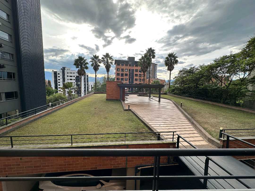 Apartamento en arriendo Poblado Superior cerca Hotel Versus LV