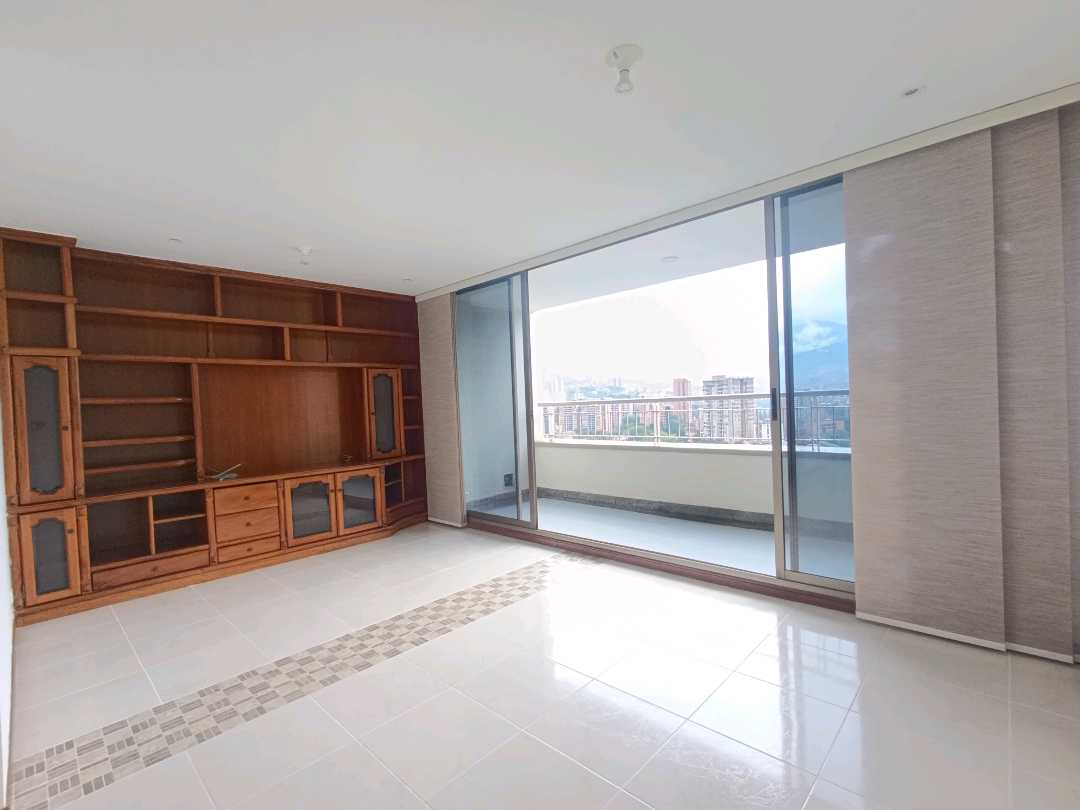 Apartamento en arriendo Poblado Santa Maria de los Angeles