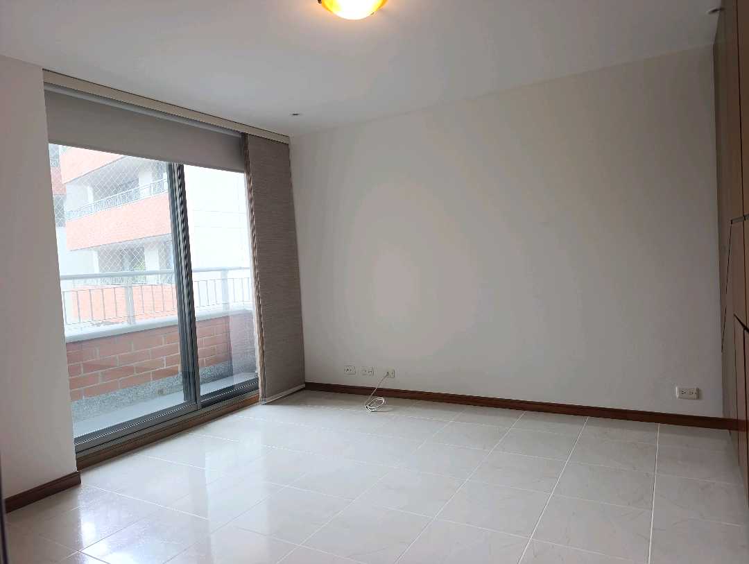 Apartamento en arriendo Poblado Santa Maria de los Angeles