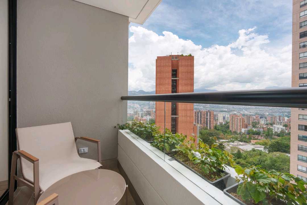 Apartamento en arriendo amoblado  Poblado cerca a los Balsos GRBY