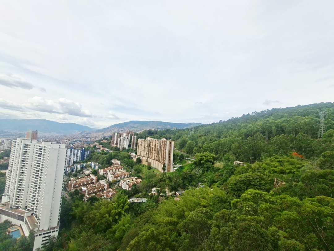 Apartamento en arriendo Poblado Palmas cerca al Country PC17