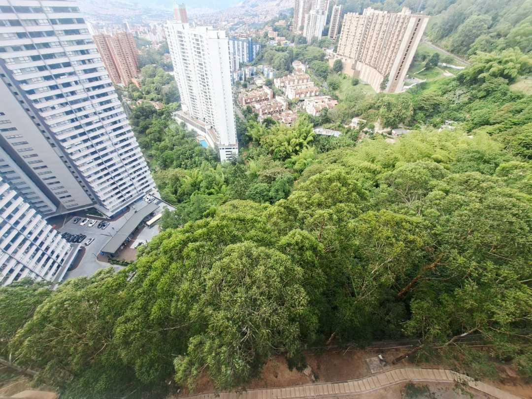 Apartamento en arriendo Poblado Palmas cerca al Country PC17