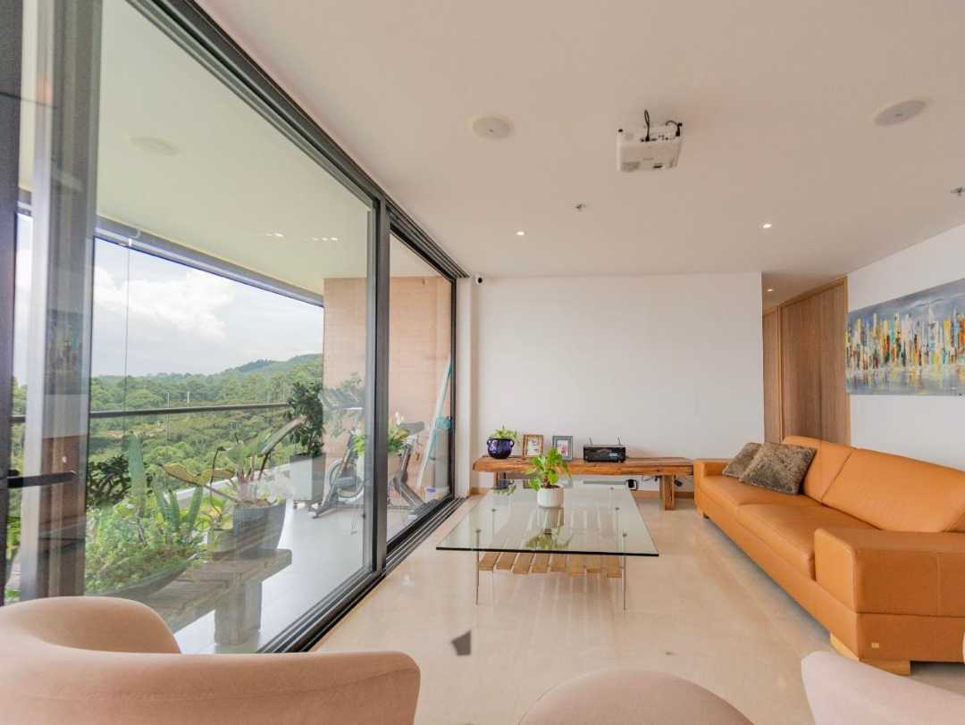 Apartamento en arriendo Poblado Serrania