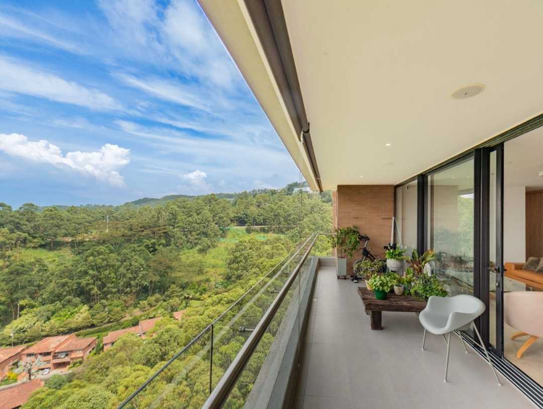 Apartamento en arriendo Poblado Serrania