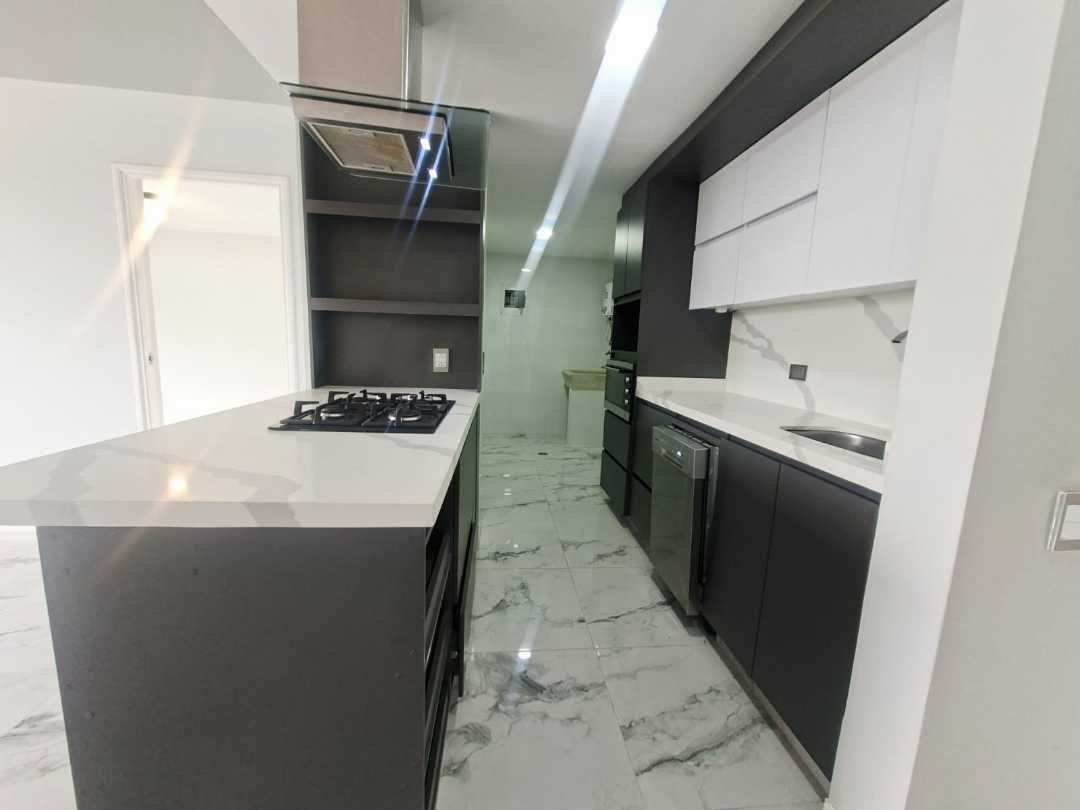 Apartamento en arriendo Poblado cerca al Tesoro AVS5