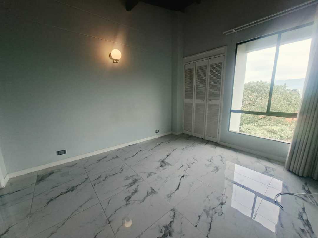 Apartamento en arriendo Poblado cerca al Tesoro AVS5