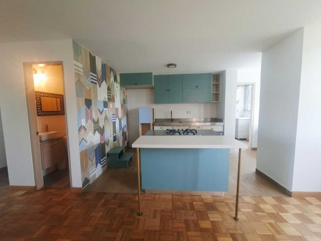 Apartamento en arriendo Poblado muy cerca al Tesoro MLG3