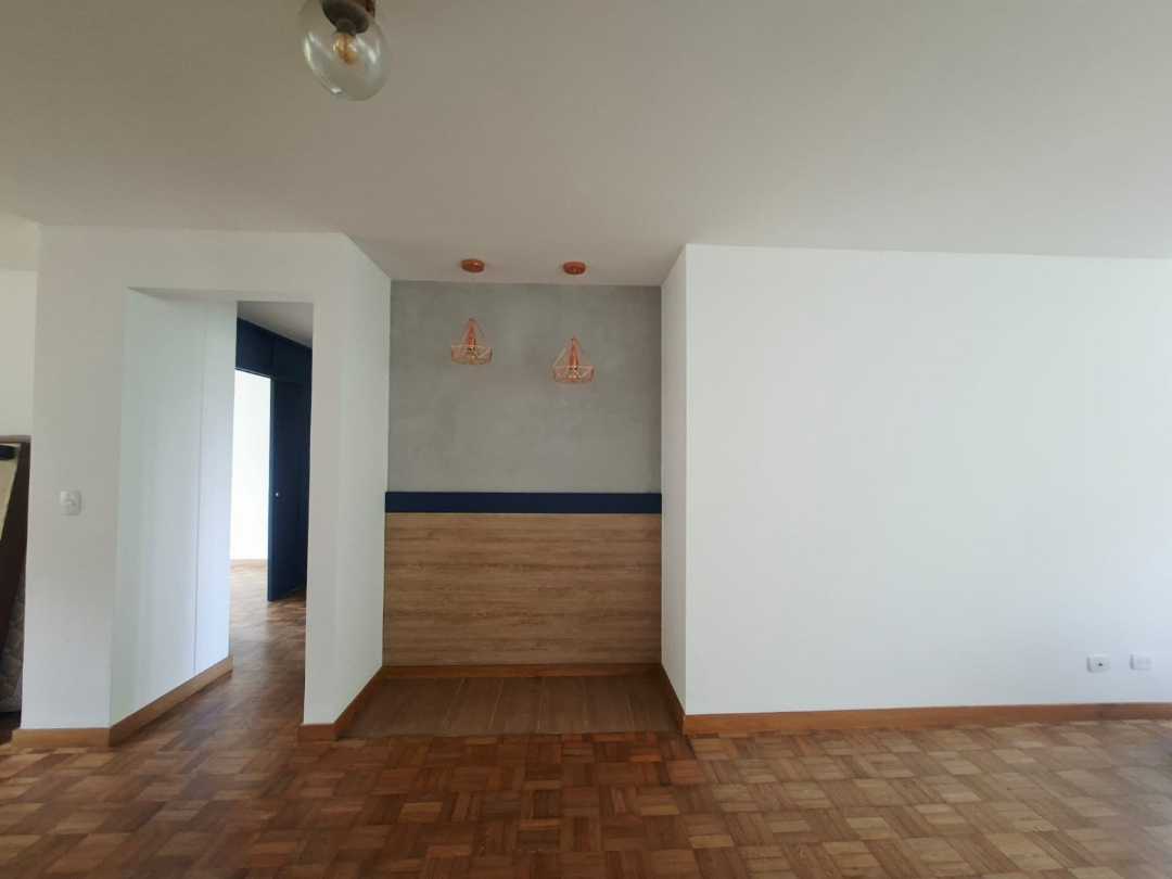 Apartamento en arriendo Poblado muy cerca al Tesoro MLG3