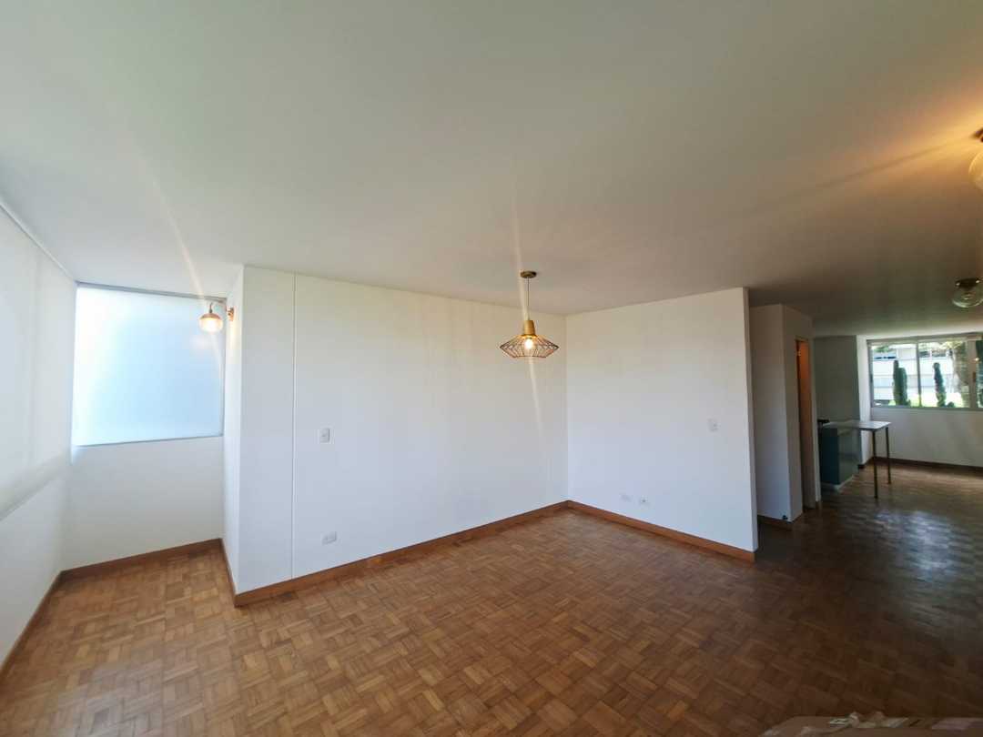 Apartamento en arriendo Poblado muy cerca al Tesoro MLG3