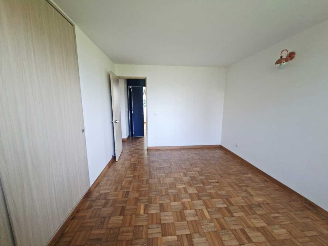 Apartamento en arriendo Poblado muy cerca al Tesoro MLG3