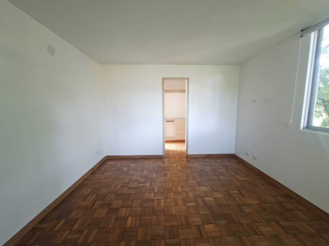 Apartamento en arriendo Poblado muy cerca al Tesoro MLG3
