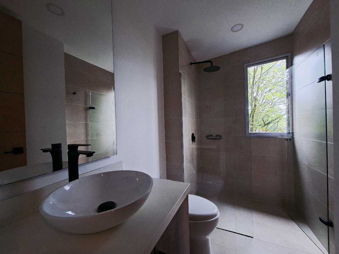Apartamento en arriendo San Lucas cerca al colegio Montessori
