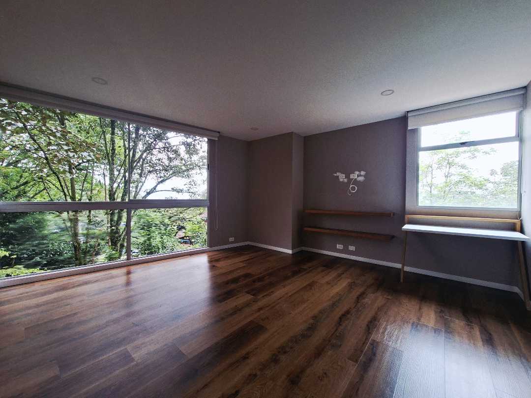 Apartamento en arriendo San Lucas cerca al colegio Montessori