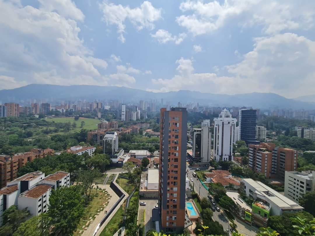 Apartamento en arriendo y amoblado Santa María de los Angeles