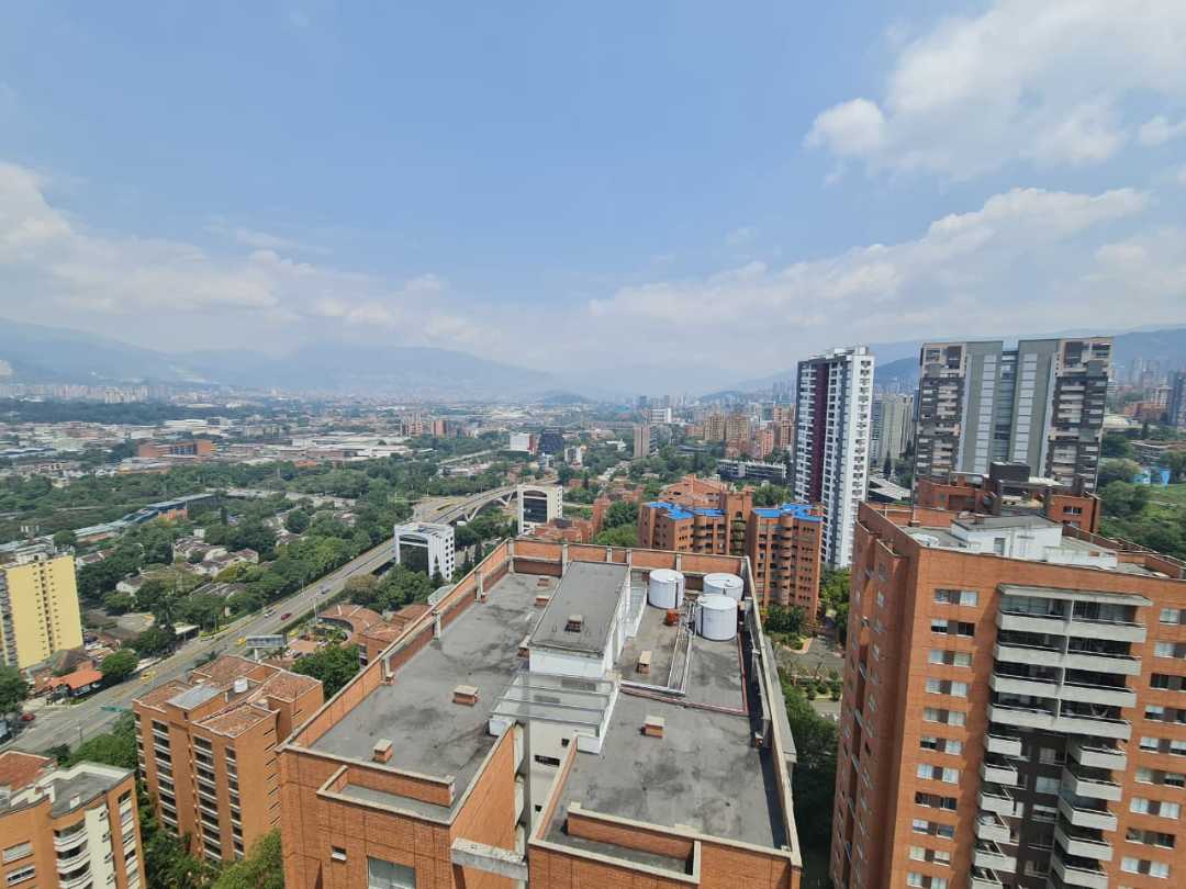 Apartamento en arriendo y amoblado Santa María de los Angeles