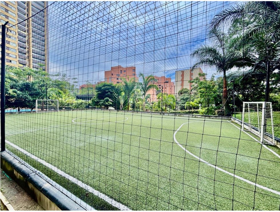 APARTAMENTO EN URBANIZACION  EL POBLADO -CASTROPOL- MEDELLIN🍀