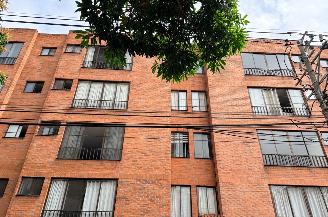 APARTAMENTO EN VENTA CALI PRADOS DEL NORTE EDIFICIO