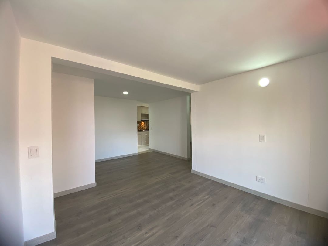 Apartamento en venta en la Loma de los Bernal