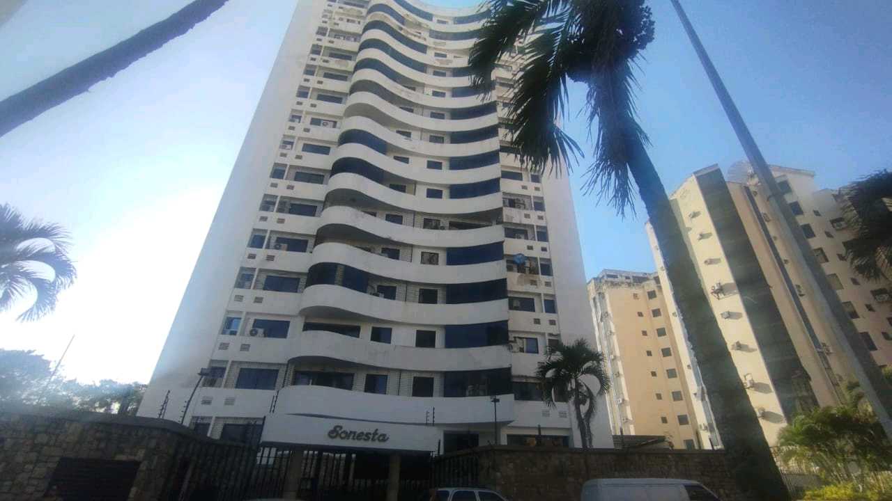 Apartamento en venta en Urb. Los Mangos, Valencia MT-9732831. - Foto 1