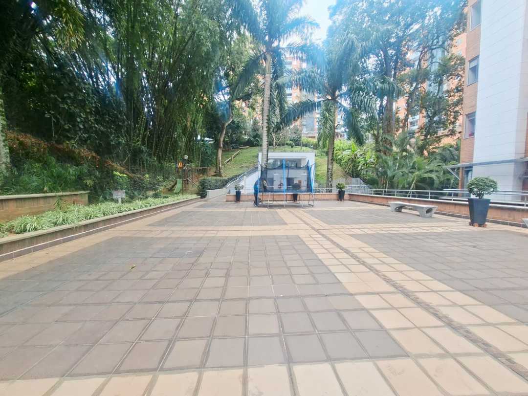 Apartamento en venta Loma del Esmeraldal Envigado SN11