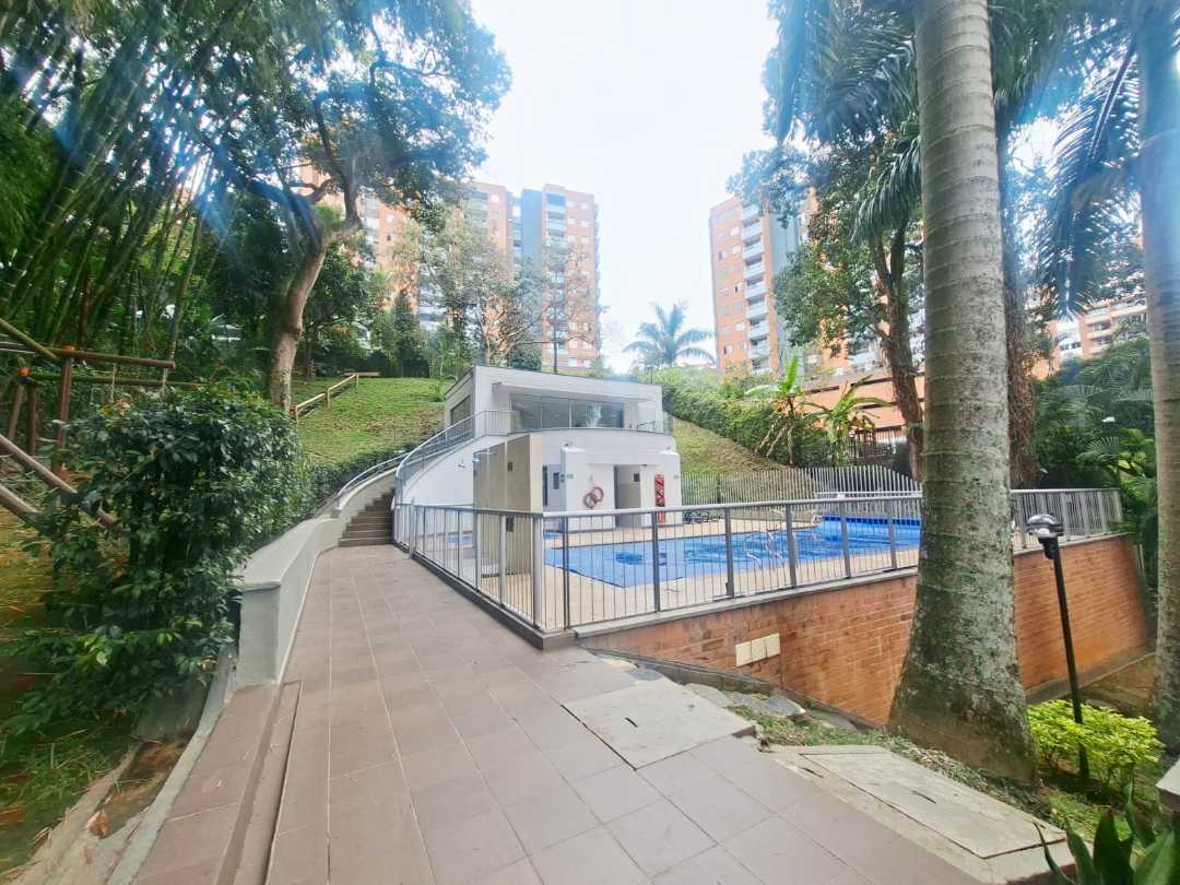 Apartamento en venta Loma del Esmeraldal Envigado SN11
