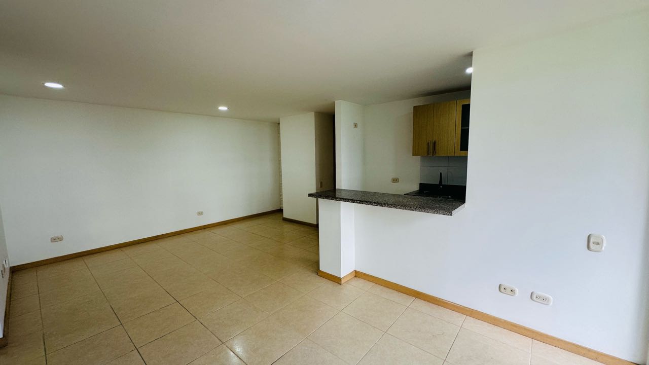 Apartamento en venta o arriendo loma del indio