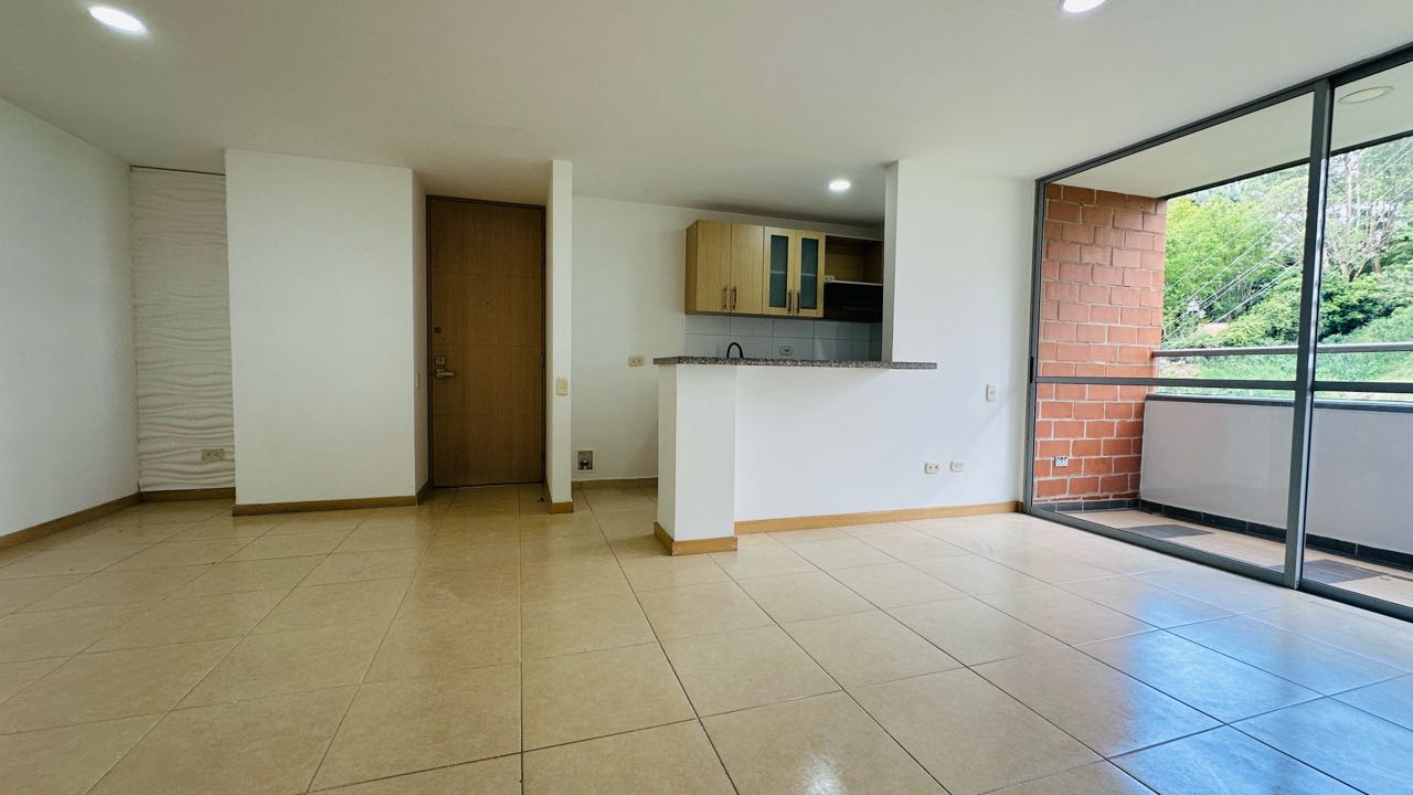 Apartamento en venta o arriendo loma del indio