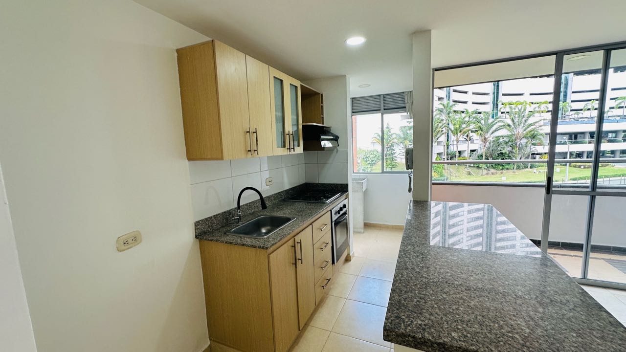 Apartamento en venta o arriendo loma del indio