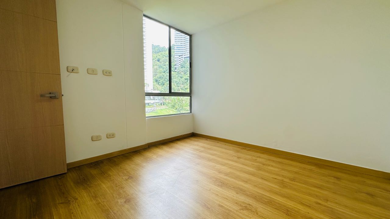 Apartamento en venta o arriendo loma del indio