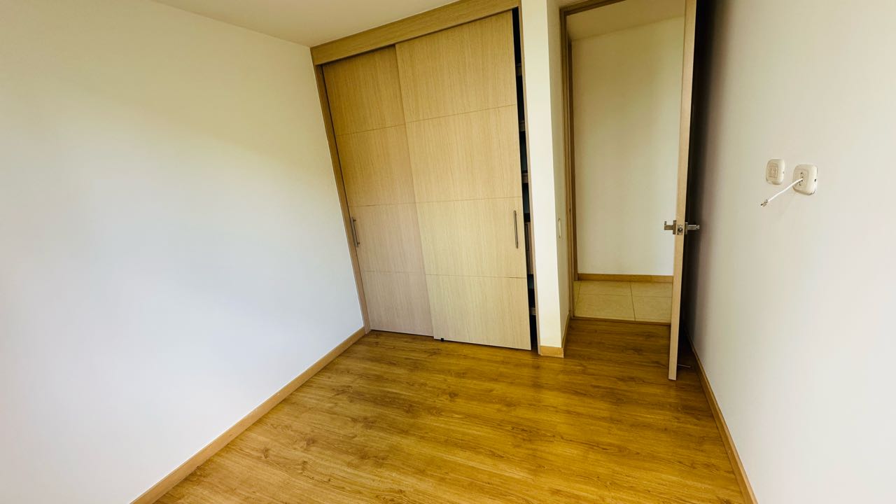 Apartamento en venta o arriendo loma del indio