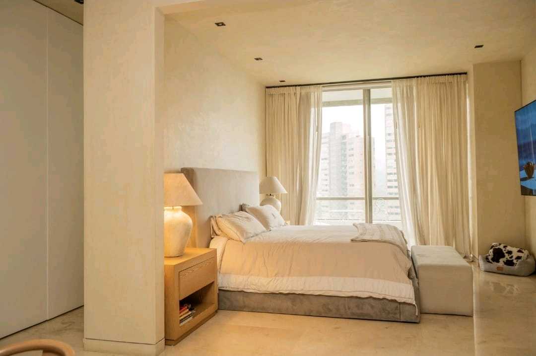 Apartamento en venta Poblado Los Balsos alto valor.