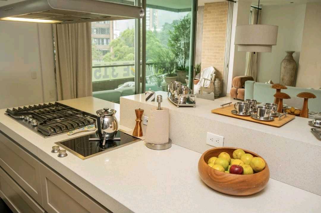 Apartamento en venta Poblado Los Balsos alto valor.