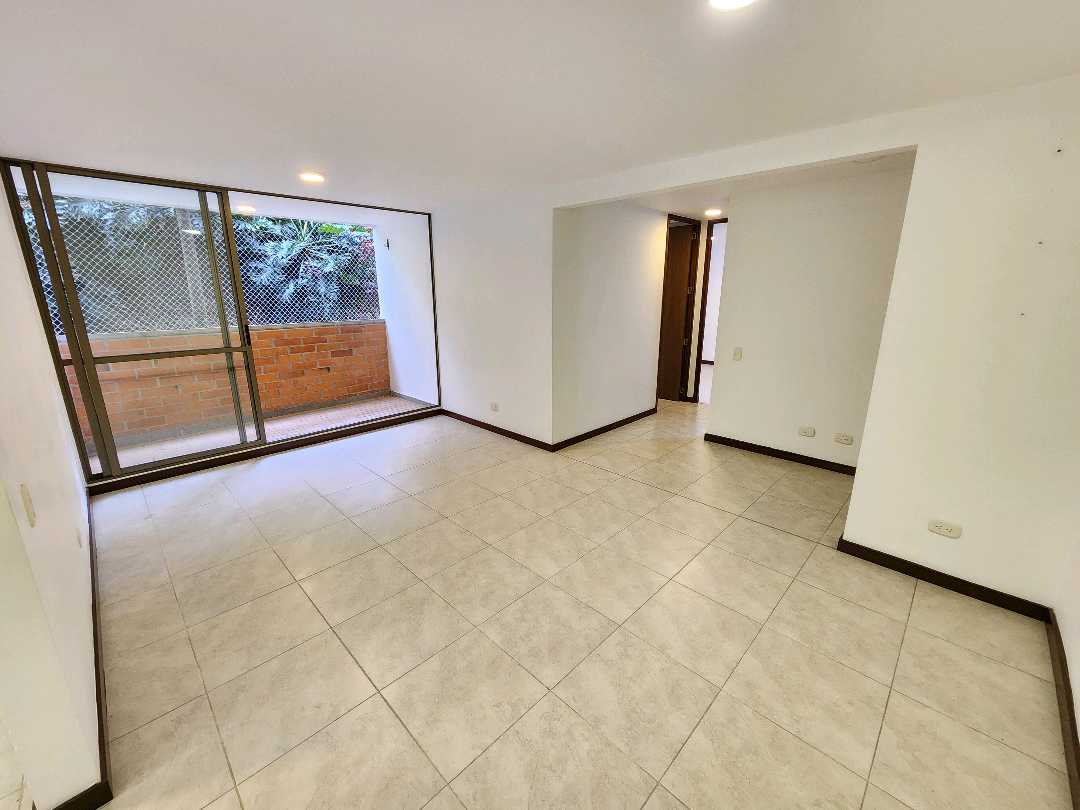 Apartamento en venta en envigado altos de las flores