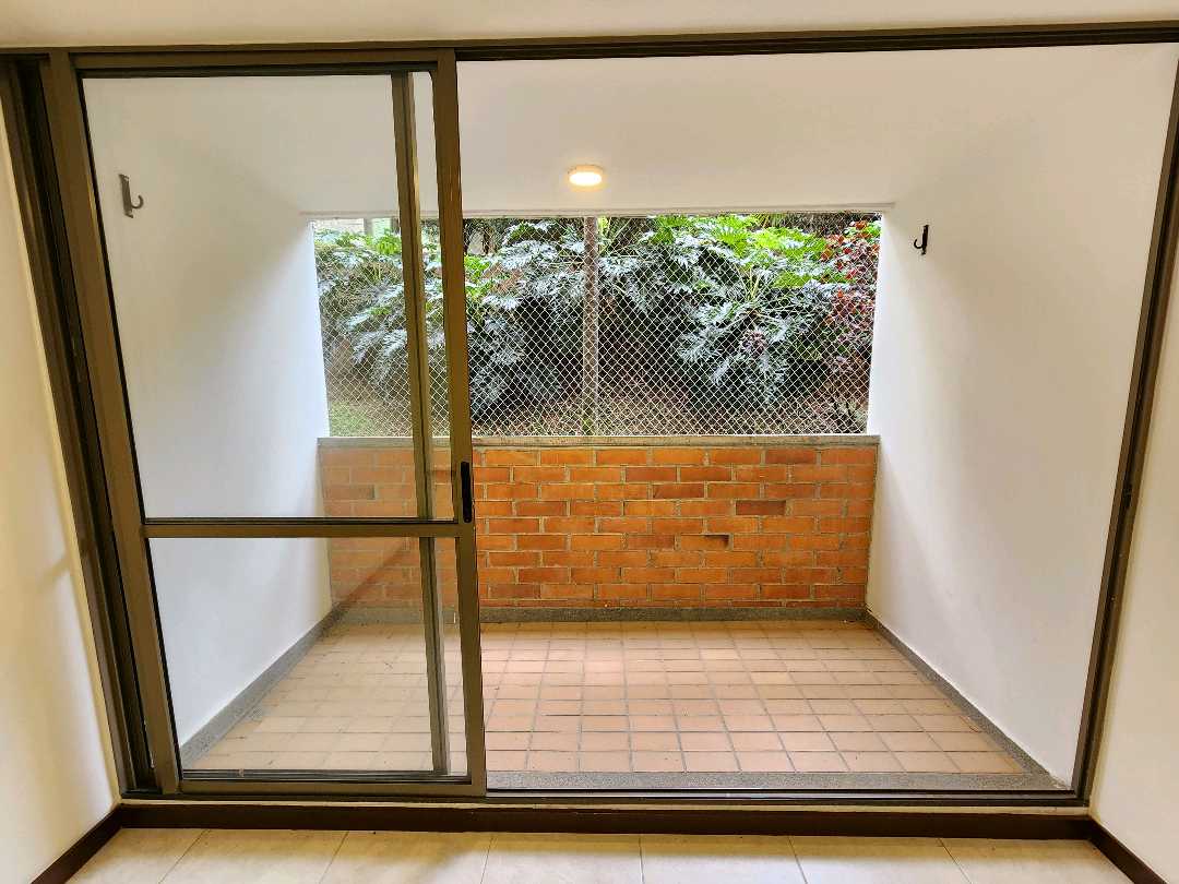 Apartamento en venta en envigado altos de las flores