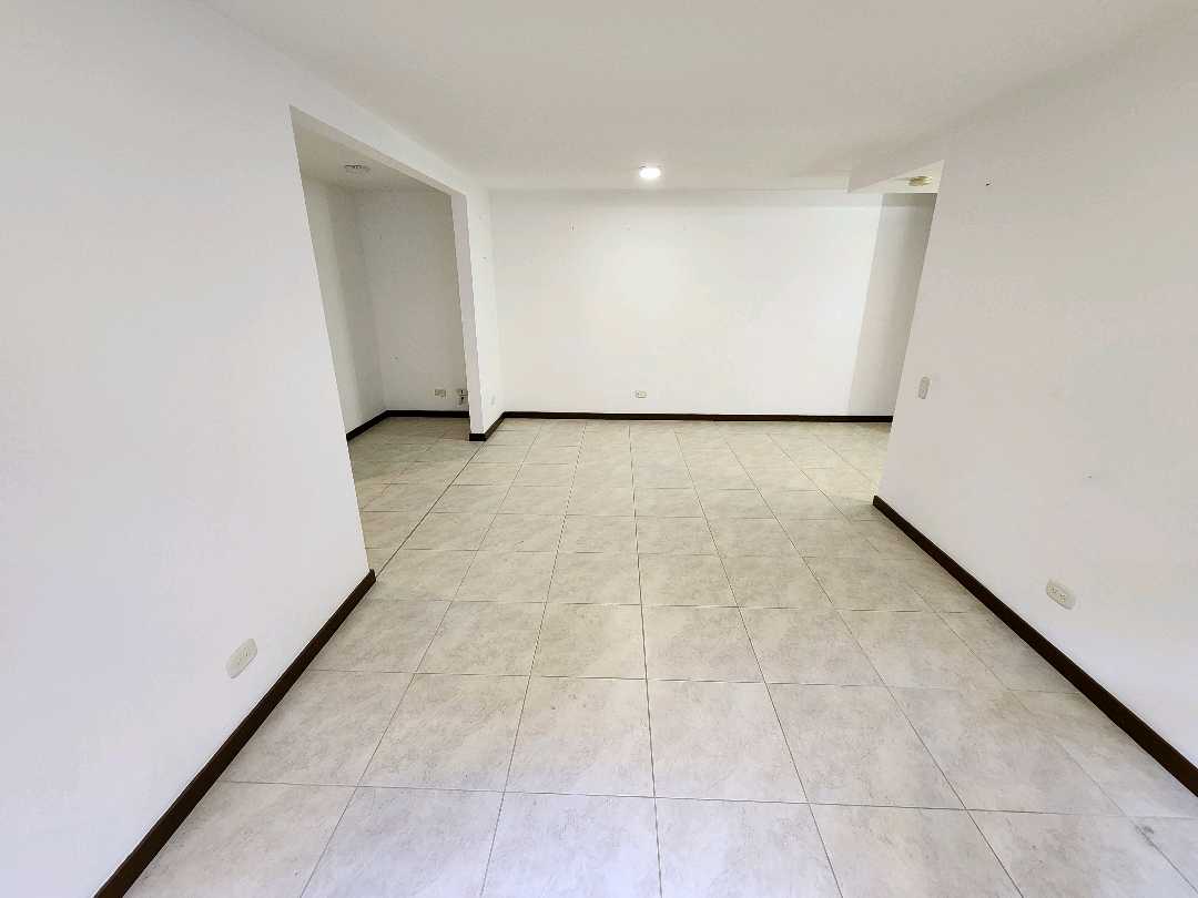 Apartamento en venta en envigado altos de las flores