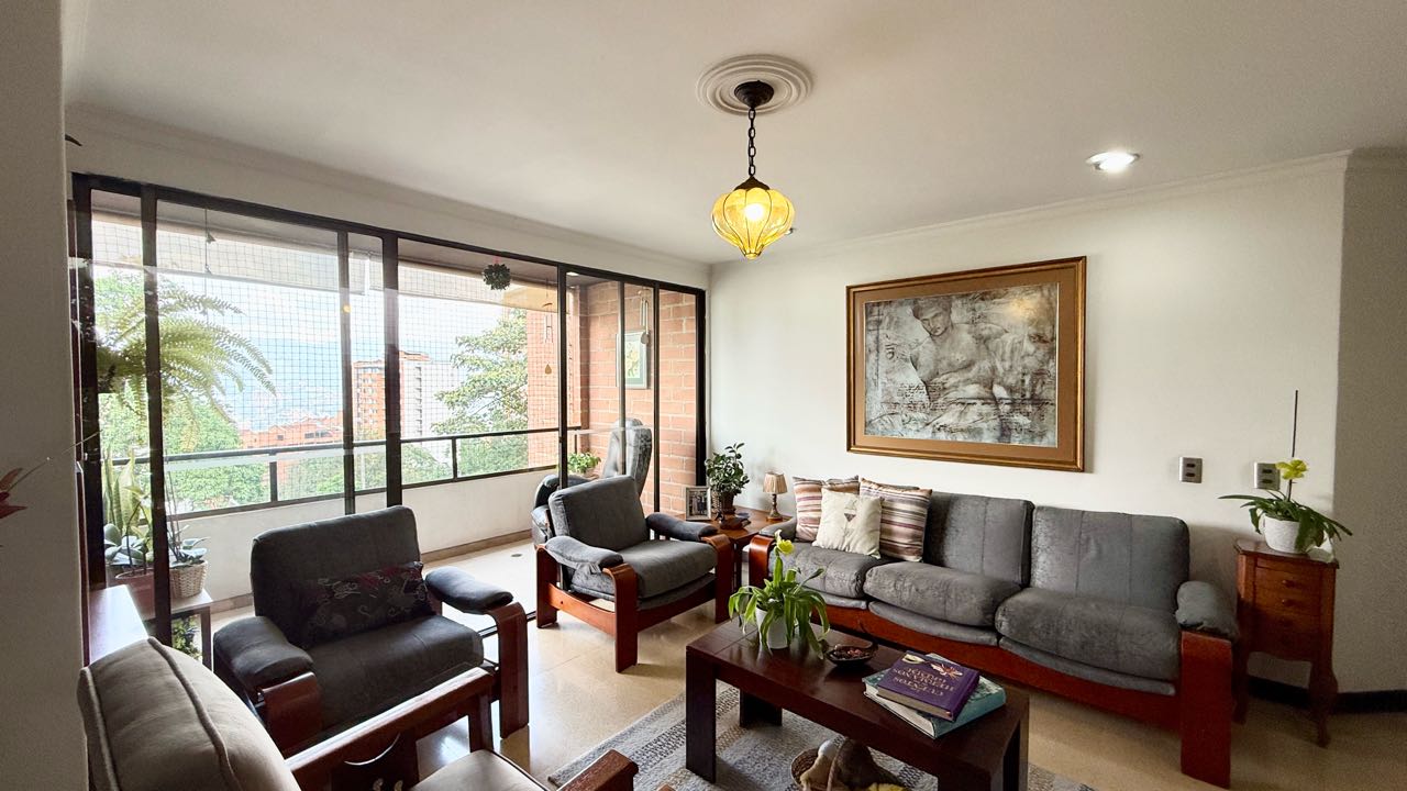 Apartamento en venta. Transversal Superior, El Poblado - Medellín