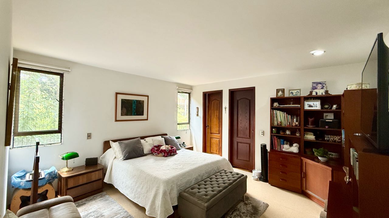 Apartamento en venta. Transversal Superior, El Poblado - Medellín