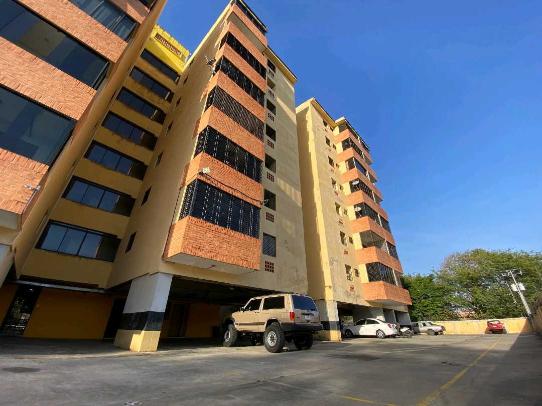 Apartamento en venta Urb. Rotafe Naguanagua HV-9750049 - Foto 1