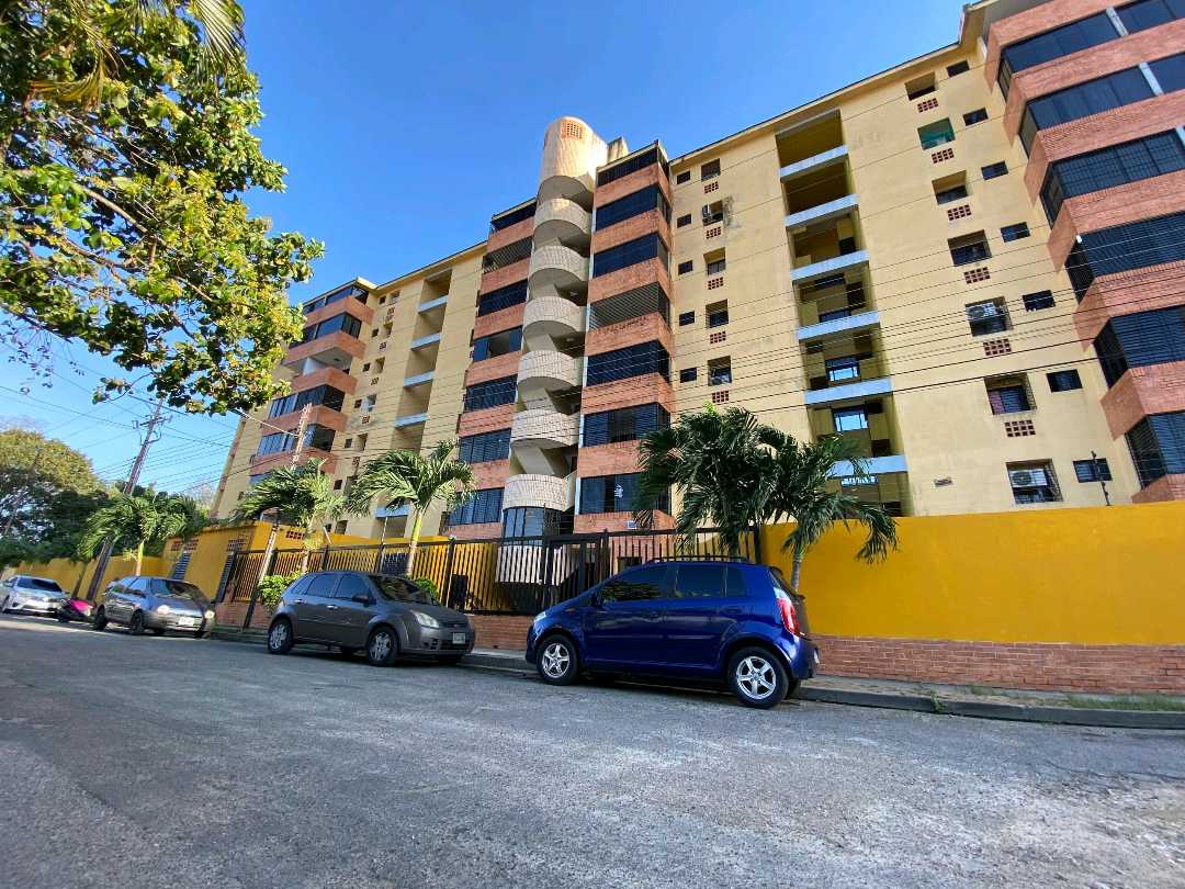 Apartamento en venta Urb. Rotafe Naguanagua HV-9750049 - Foto 2
