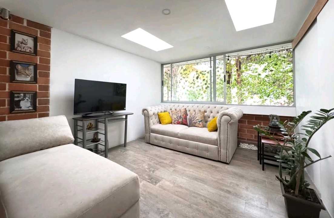 Apartamento en venta y  arriendo Envigado Cumbres KL1