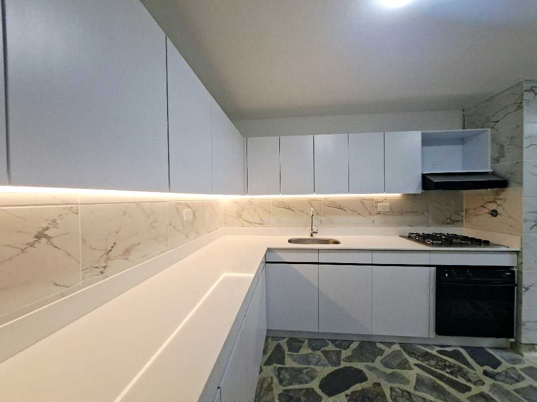 Apartamento en venta y arriendo Poblado Las Lomas SC2