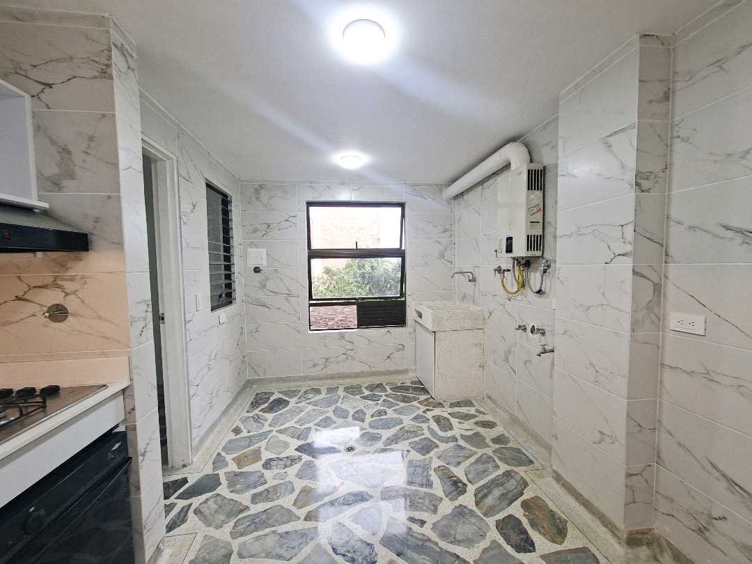 Apartamento en venta y arriendo Poblado Las Lomas SC2