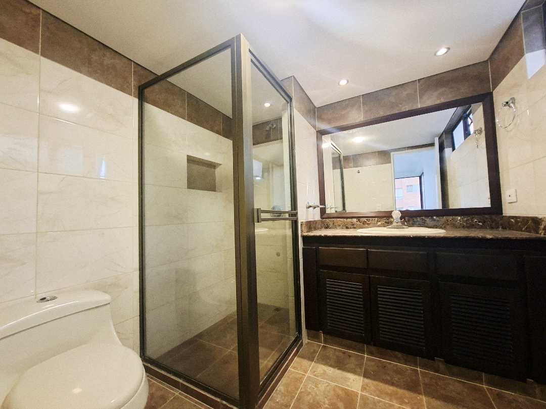 Apartamento en venta y arriendo Poblado Las Lomas SC2